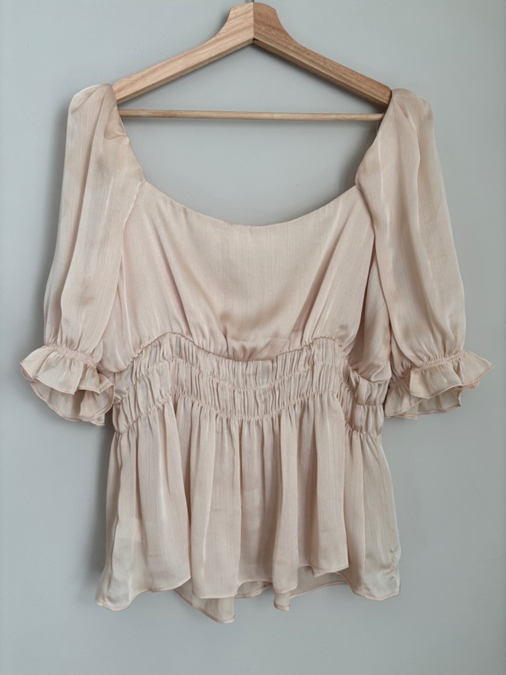 ASTR Blush Beige Smocked Peplum Puff-Sleeve Top Coquette Babydoll EUC - Picture 5 of 9